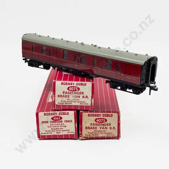 Hornby Dublo Boxed BR Corridor Coaches 4063 4075x2