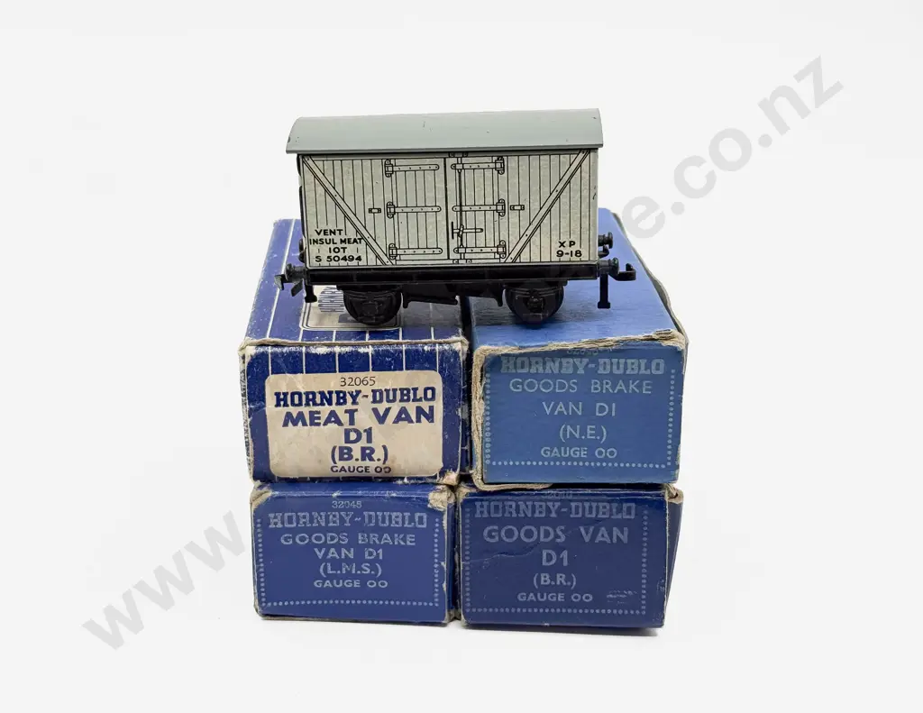 Hornby Dublo Boxed Four Rolling Stock Wagons - light age wear Image 1++