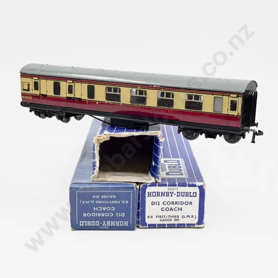 Hornby Dublo Boxed D12 1st/3rd Corridor Coach BR x2 and Brake/3rd Coach