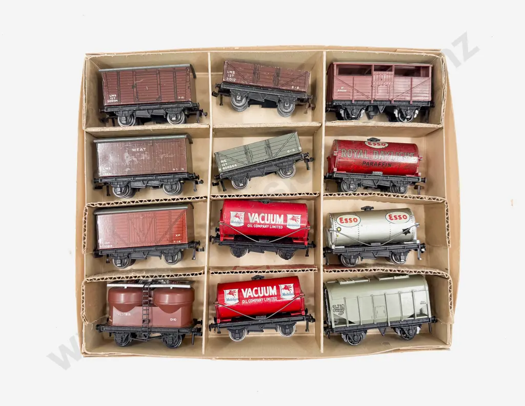 Hornby Dublo Twelve Rolling Stock Wagons Image 1++