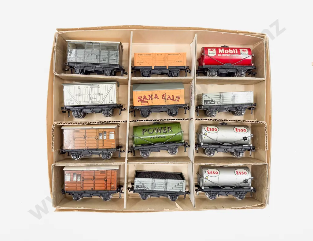 Hornby Dublo Twelve Rolling Stock Wagons Image 1++