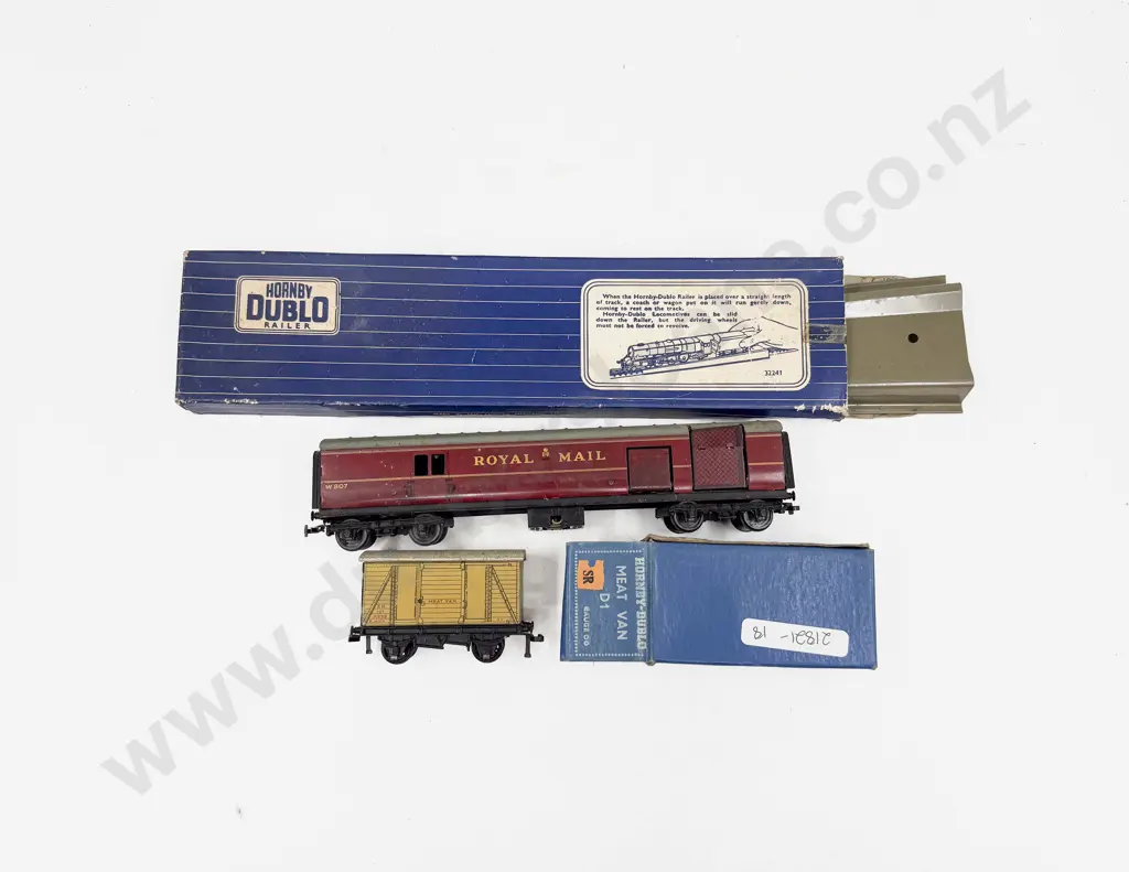 Hornby Dublo Royal Mail Van Coach only Boxed SR Meat Van and 3900 Railer faults Image 1++