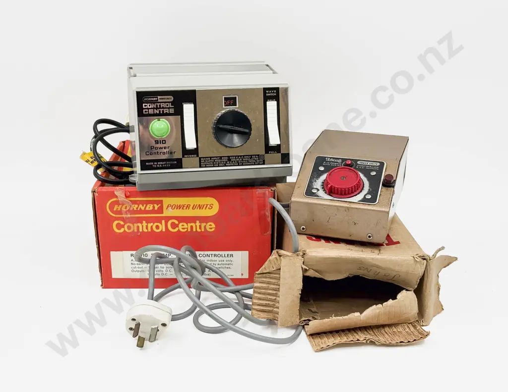 Hornby Boxed R910 Control Centre and Triang P15 Power Unit Image 1++