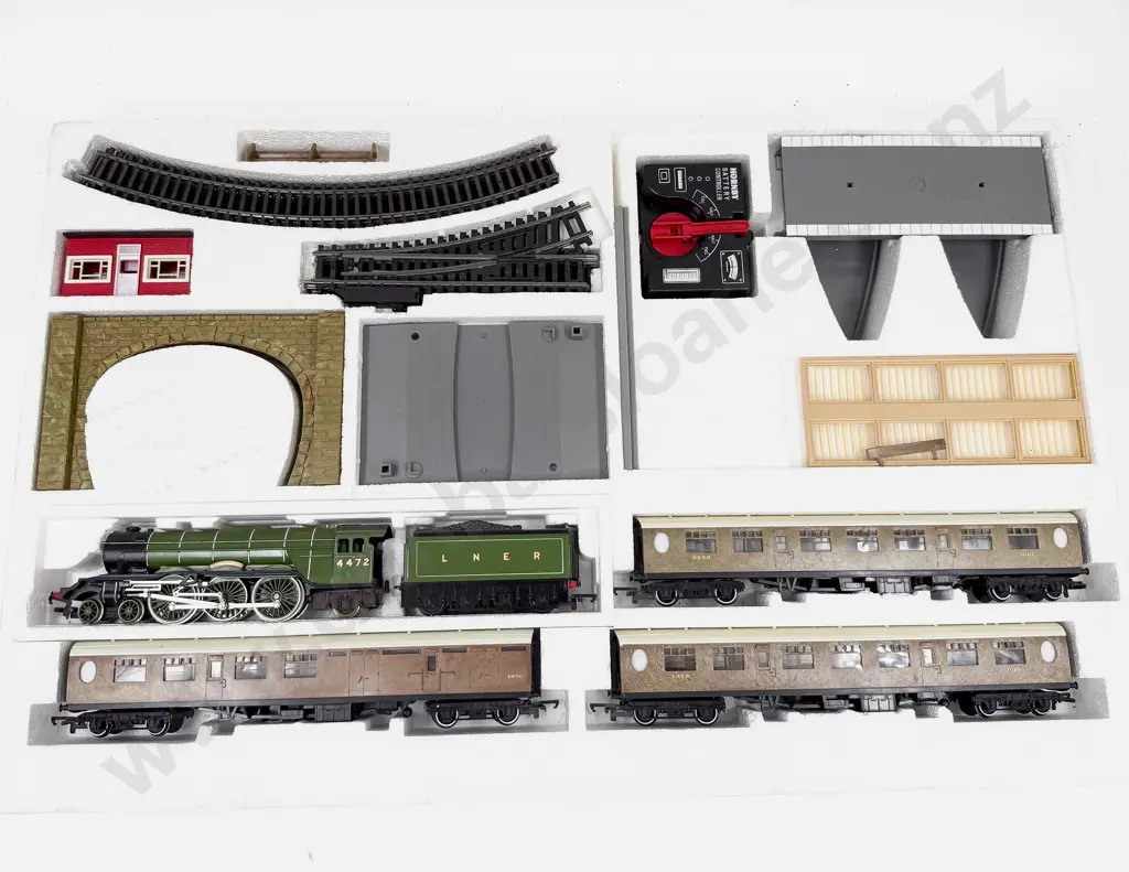Hornby Boxed R549 Flying Scotsman Electric Train Set Image 1++