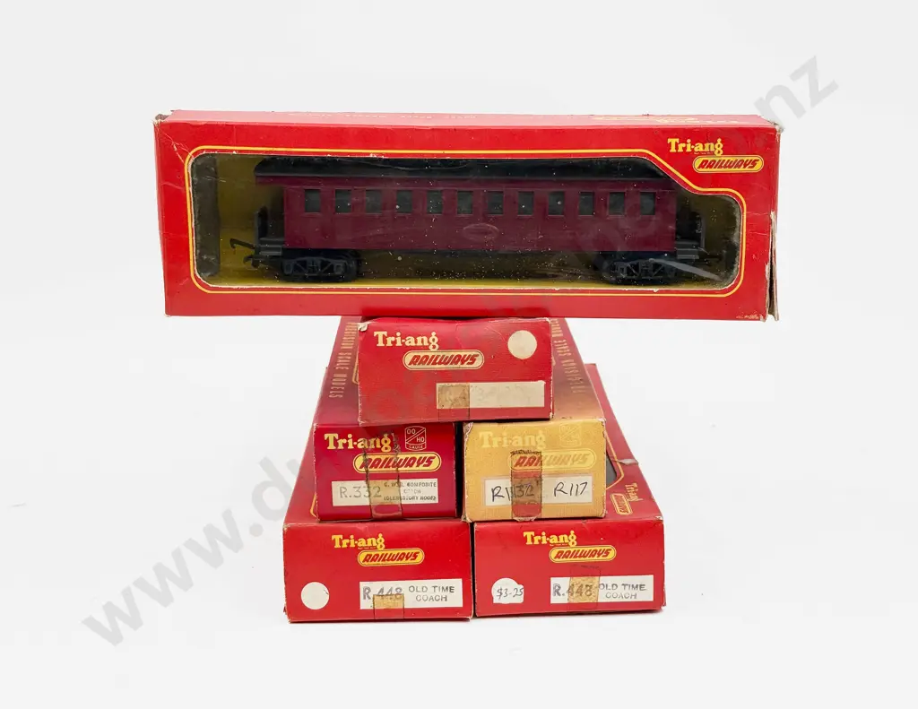 Triang Railways Boxed R448 R332 Six Old Time Coaches Image 1++