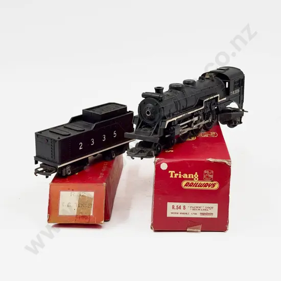 Triang Railways Boxed R54 Hiawatha 4-6-2 Pacific Locomotive and 2335 Tender