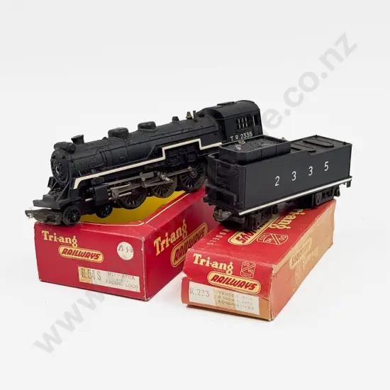 Triang Railways Part Boxed R54 Hiawatha 4-6-2 Pacific Locomotive and 2335 Tender
