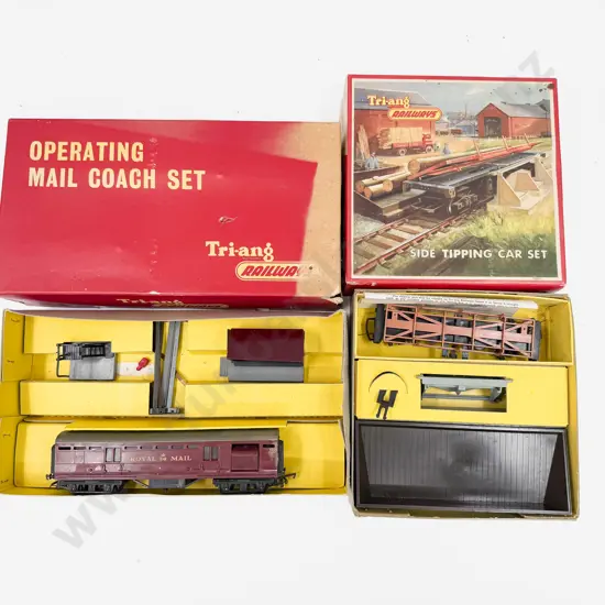 Triang Railways Boxed R345 Side Tipping Car Set and R402 Operating Royal Mail Coach Set