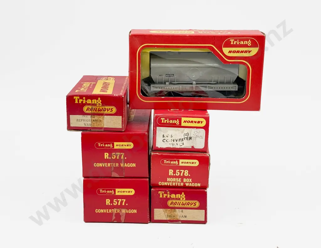 Triang Hornby Boxed Four Short Base Rolling Stock Wagons With Converter Wagon x2 & Converter Track Image 1++