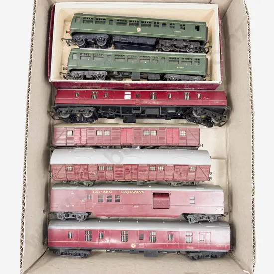 Triang Railways BR Class 101 DMU Diesel Loco Two Car Set