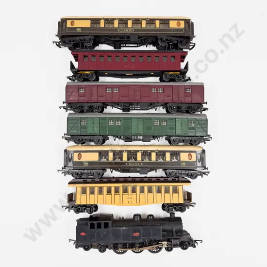 Triang Railways R56 4-6-4 Tank Loco 4830 with Six Assorted Passenger Coaches