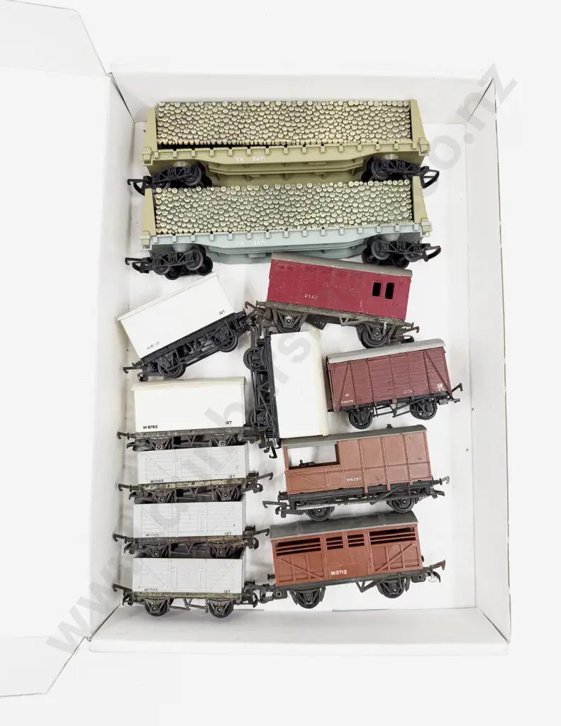 Triang Railways Twelve Rolling Stock Wagons Image 1++