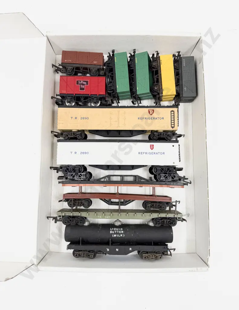 Triang Railways Twelve Rolling Stock Wagons Image 1++