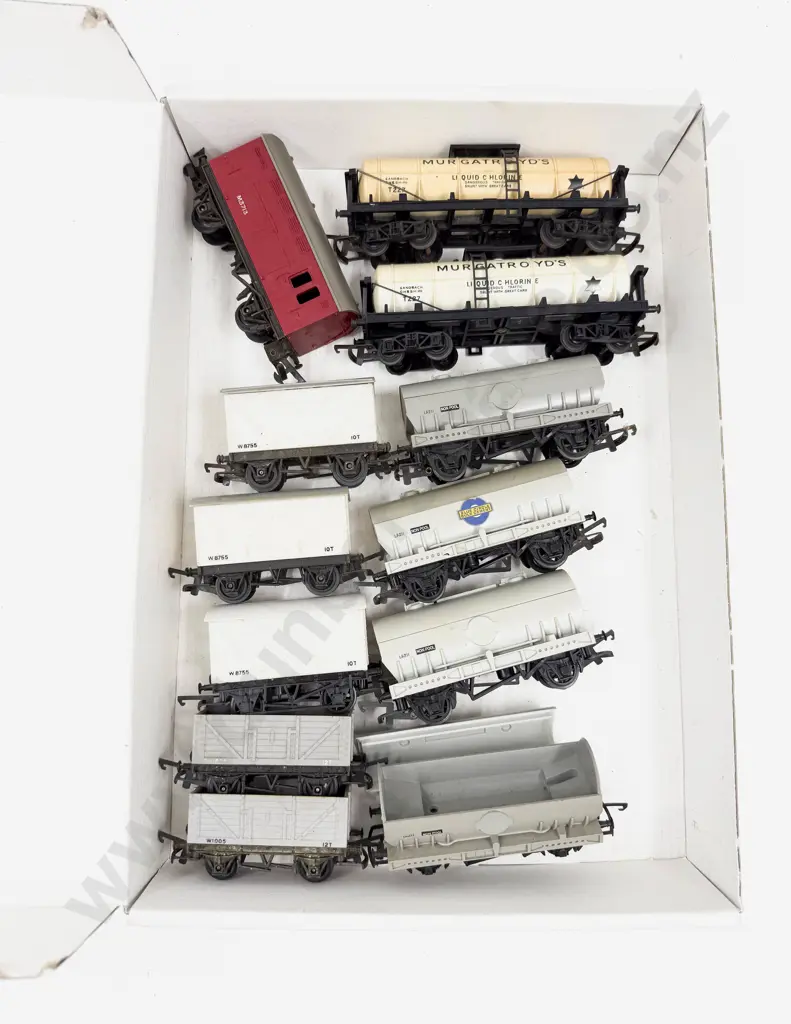 Triang Railways Twelve Rolling Stock Wagons Image 1++