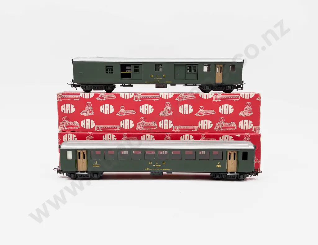 HAG HO Gauge As New BLS Swiss Railway Two Coaches Image 1++