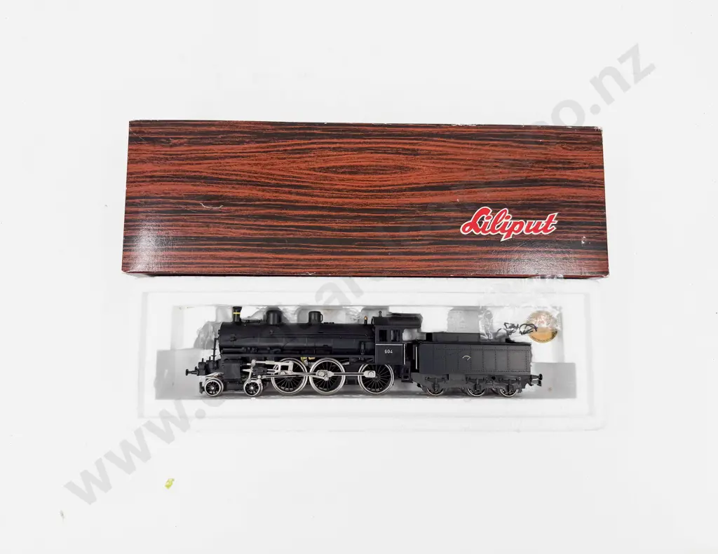 Liliput HO Gauge 3350 Steam 0-6-0 E3/3 Tigerli SBB Locomotive and Baggage Coach Image 1++
