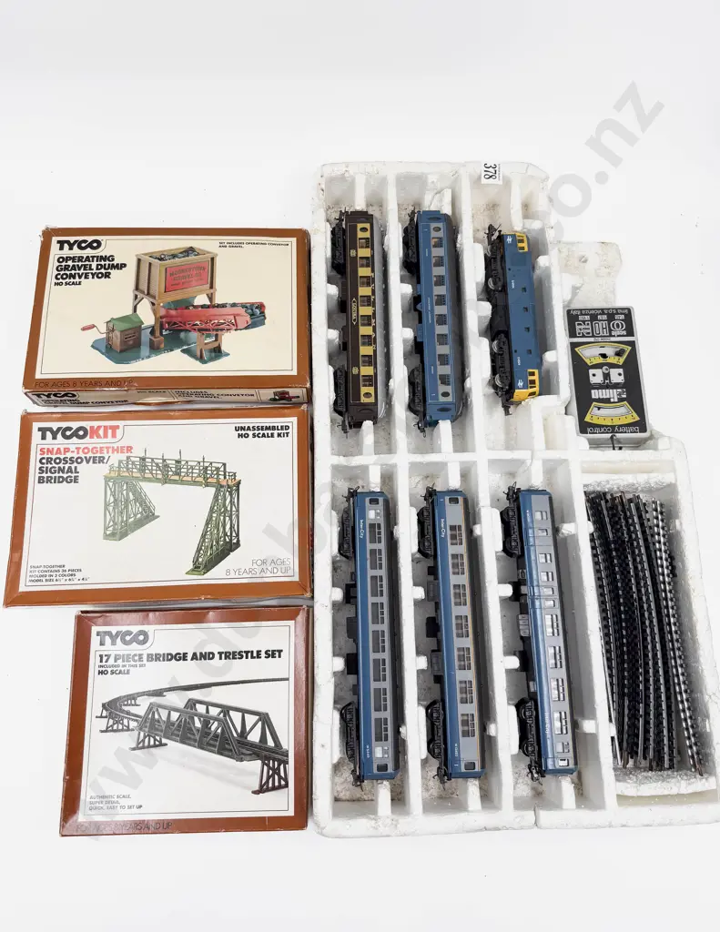 Lima HO Electric Train Set Image 1++