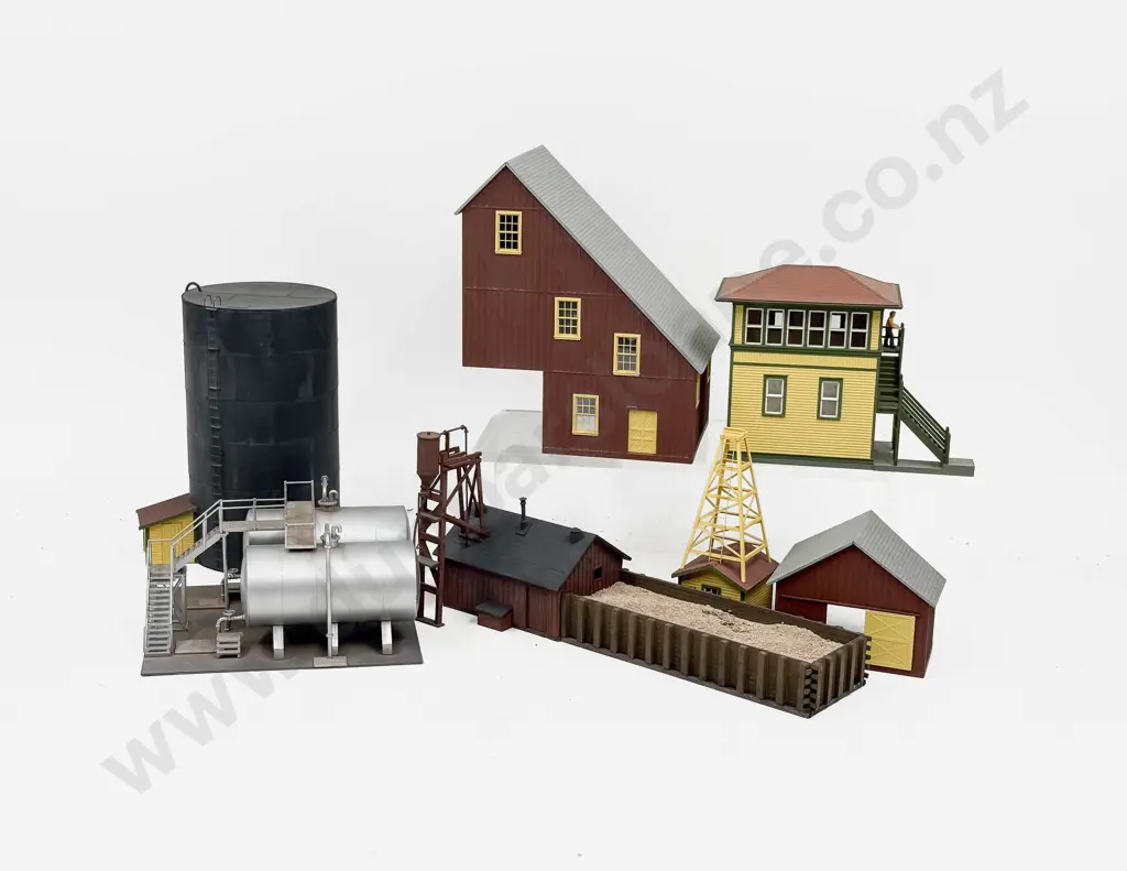 Collection Completed HO Railway Architecture including Engine Shed and Warehouse Building Image 1++