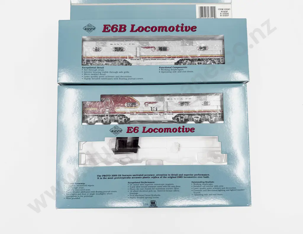 Life-Like Proto 2000 Series HO Santa Fe E6 Diesel Locomotive with E6B Unpowered Trailer Image 1++