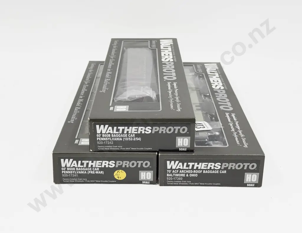 Walthers HO Proto Series Three Passenger Coaches Image 1++
