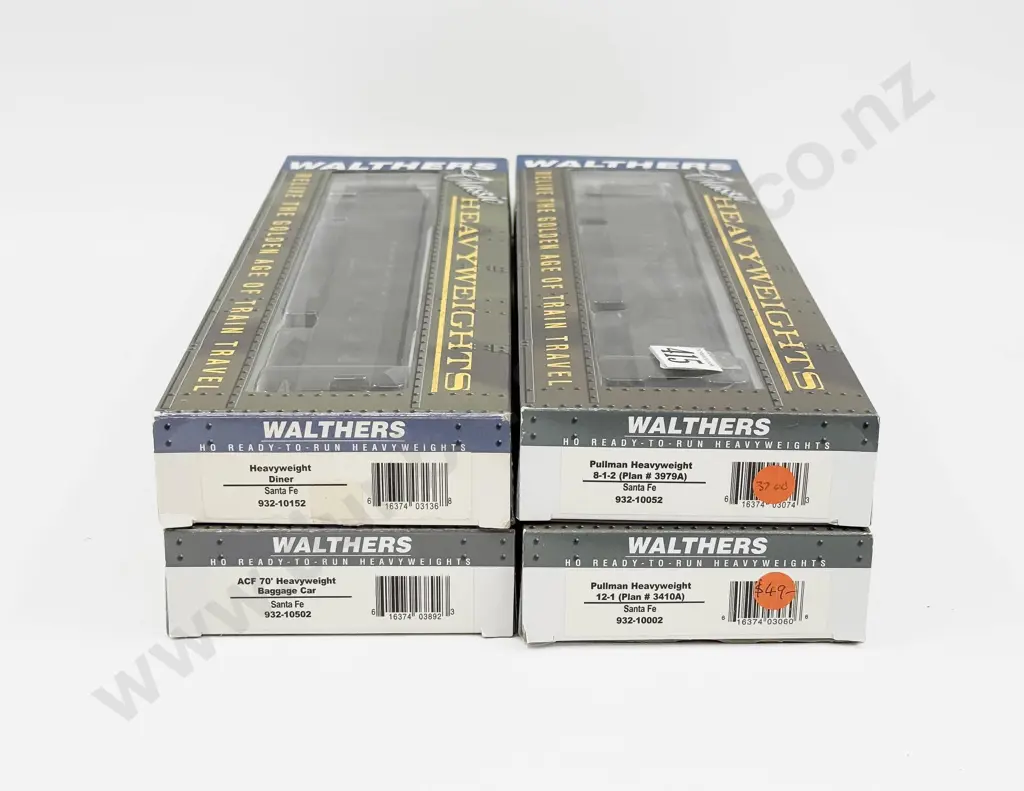 Walthers HO Four Santa Fe Passenger Coaches Image 1++