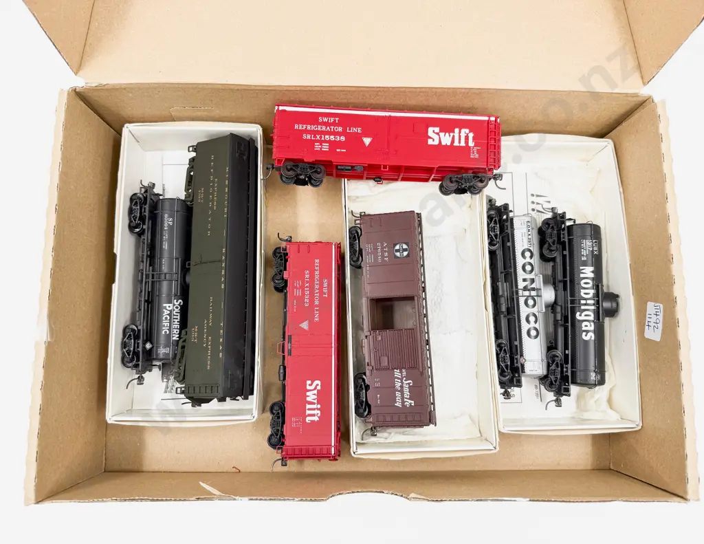 Walthers and Other Manufacture HO Seven Completed Kit Set Rolling Stock Wagons Image 1++