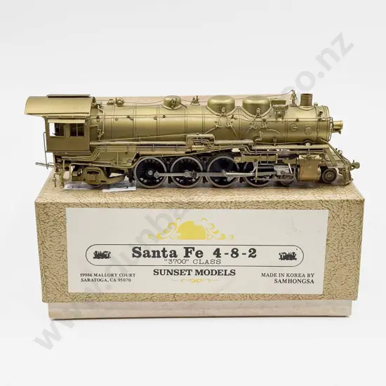 Sunset Models HO 4-8-2 3700 Class Santa Fe Locomotive and Tender