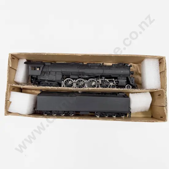 United HO Black Undecorated Brass Santa Fe 4-8-4 Locomotive and Tender
