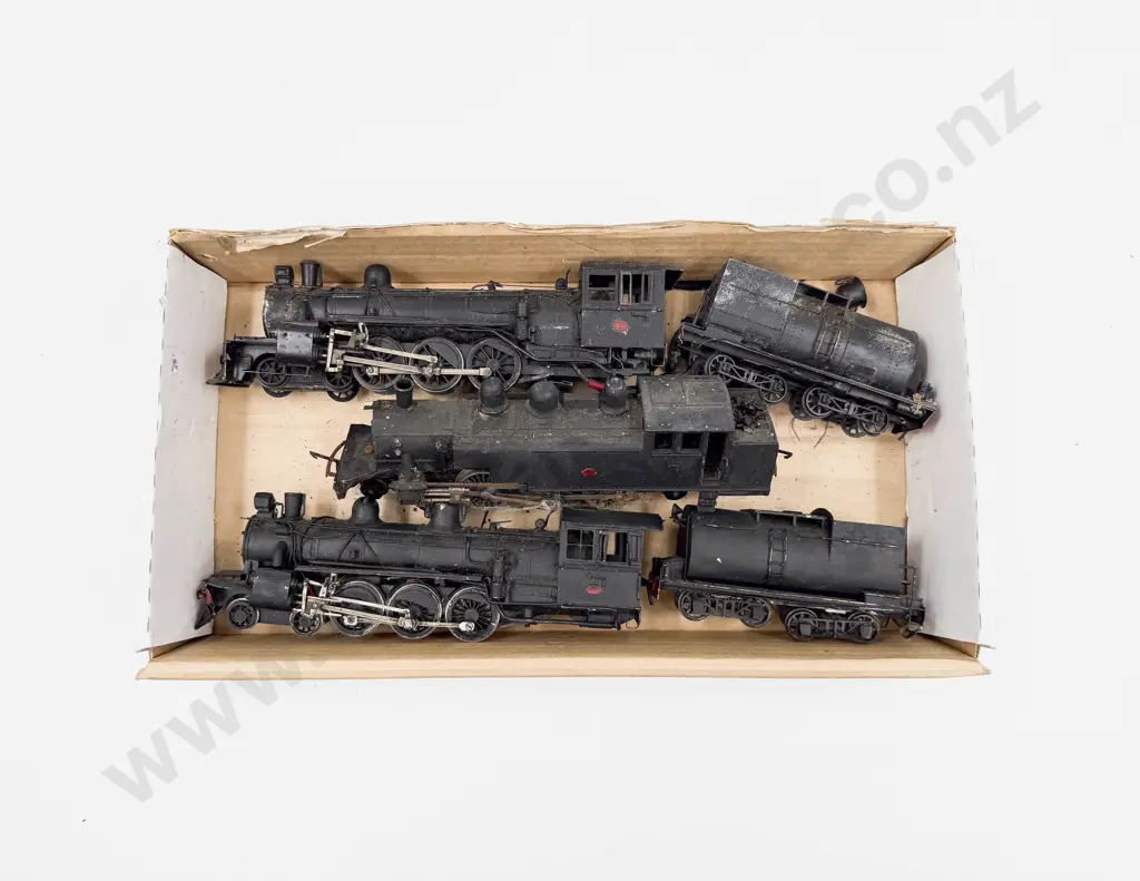 Tenshodo 4-6-4 Locomotive with 8-Wheel Tender and Locomotive Similar and Tank Image 1++