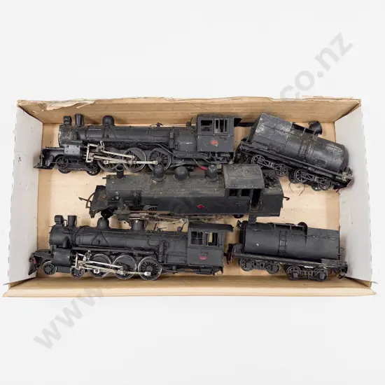 Tenshodo 4-6-4 Locomotive with 8-Wheel Tender and Locomotive Similar and Tank