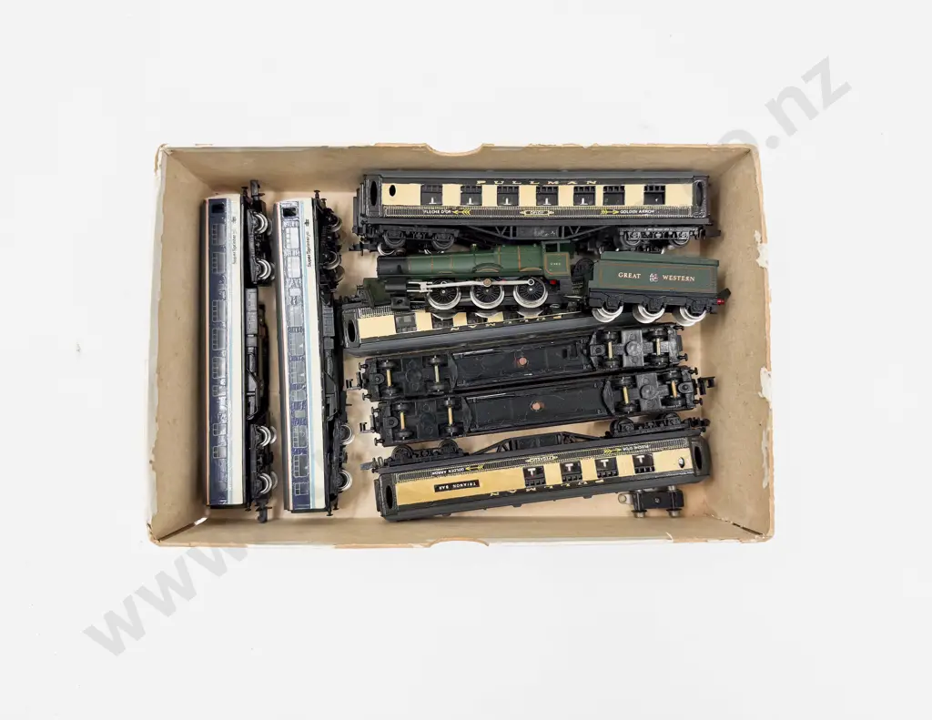 N Gauge Grafar 4-6-0 Locomotive & Tender Image 1++