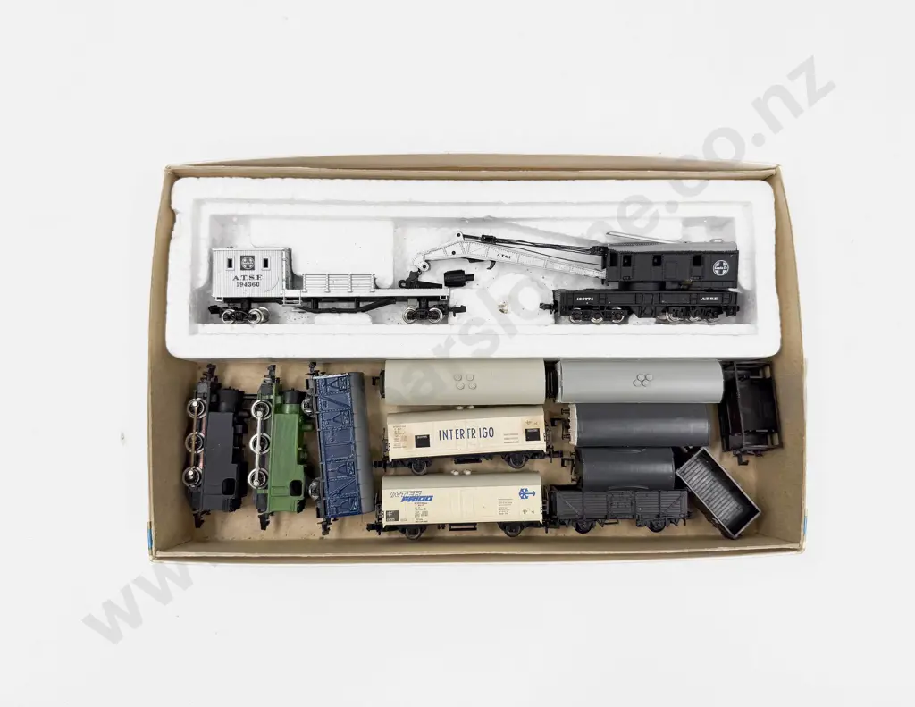 Graham Farish N Gauge Two 0-6-0 Tank Locomotives with Twelve Various Rolling Stock Wagons Image 1++