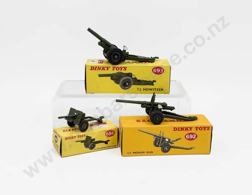Dinky 622 5.5 Medium Gun some condition faults with 686 25-Pounder Field Gun & 693 7.2 Howitzer Image 1++