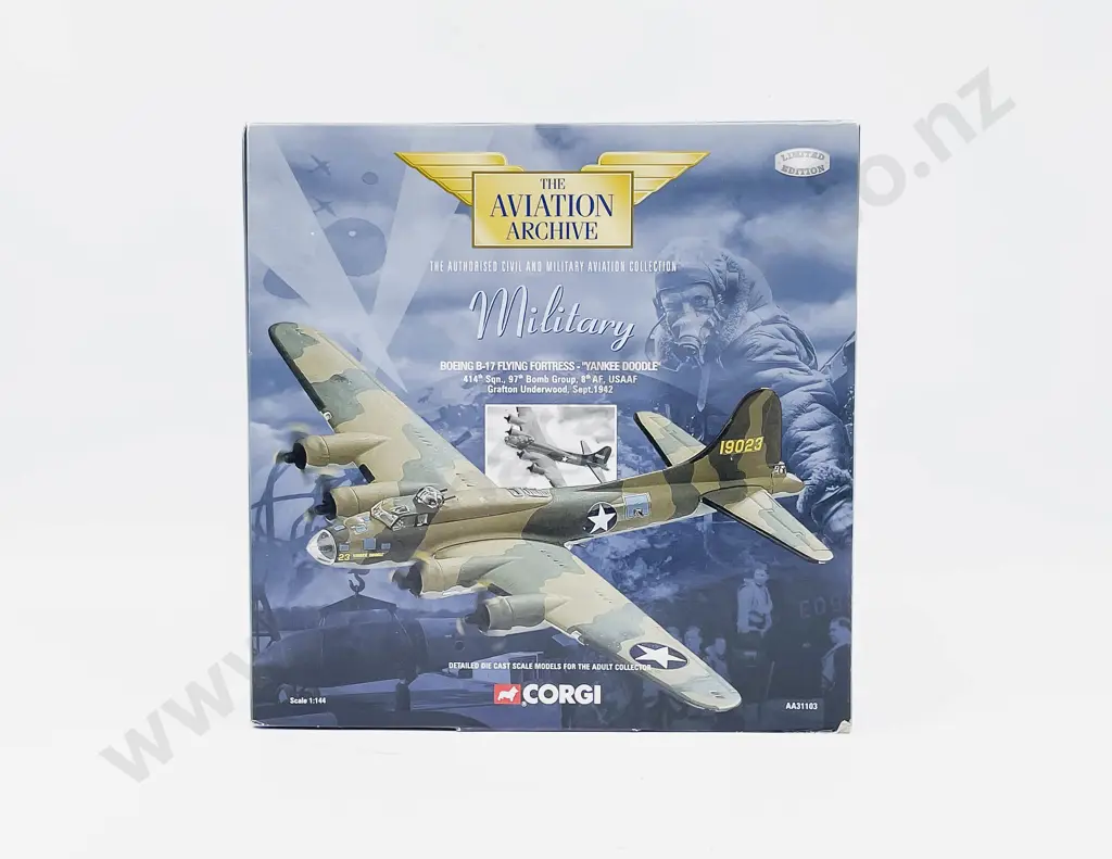 Boxed Corgi Aviation Archive AA31103 Military Boeing B-17 Flying Fortress 'Yankee Doodle' 414th Sqn Image 1++