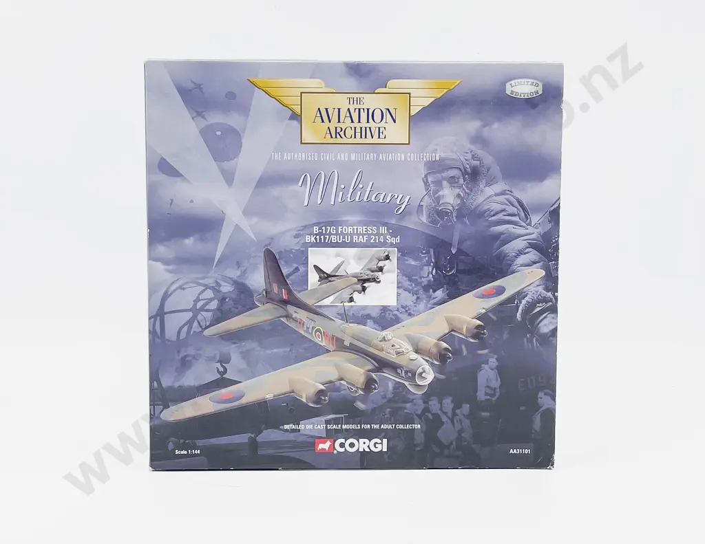 Boxed Corgi Aviation Archive AA31101 Military Boeing B-17G Flying Fortress III Image 1++