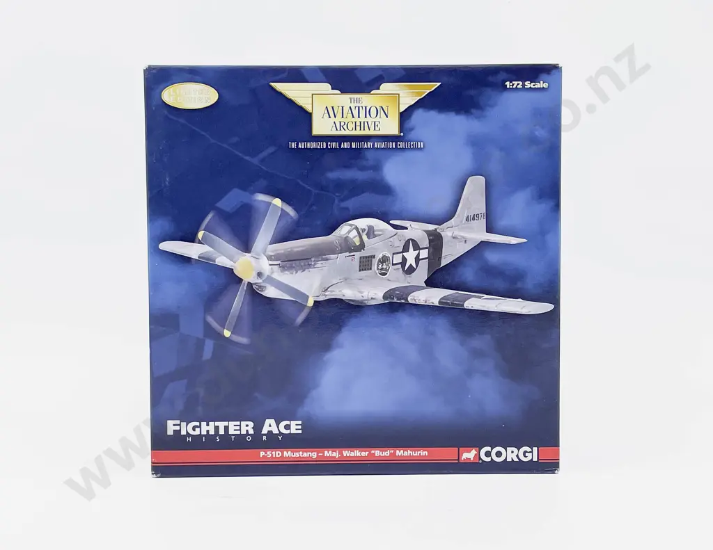 Boxed Corgi Aviation Archive US32221 Fighter Ace P-51D Mustang Maj. Walker 'Bud' Mahurin Image 1++