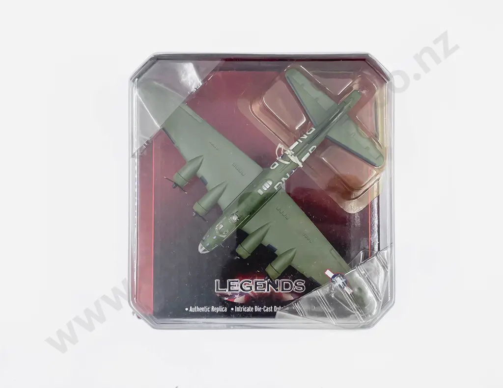 Boxed Corgi HC31106 Legends Boeing B-17F Knock Out Dropper 359th BS/303RD BG Image 1++