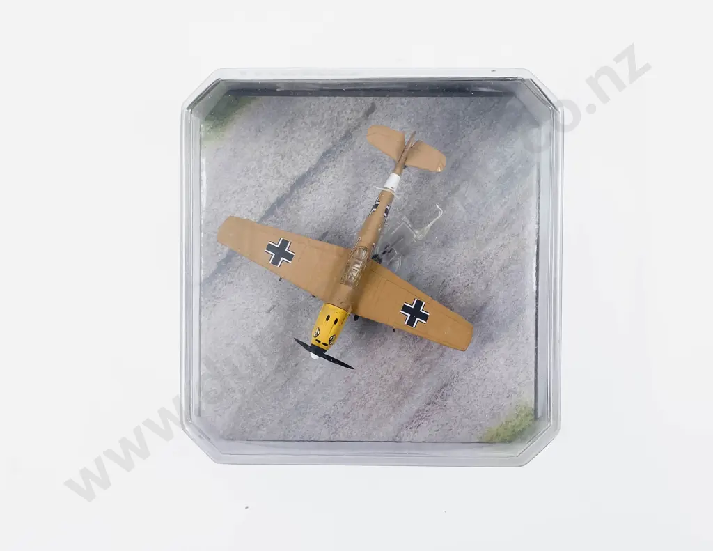 Boxed Corgi AA32105 WWII Legends Messerschmitt Bf 109E Luftwaffe 1./JG 27 Image 1++