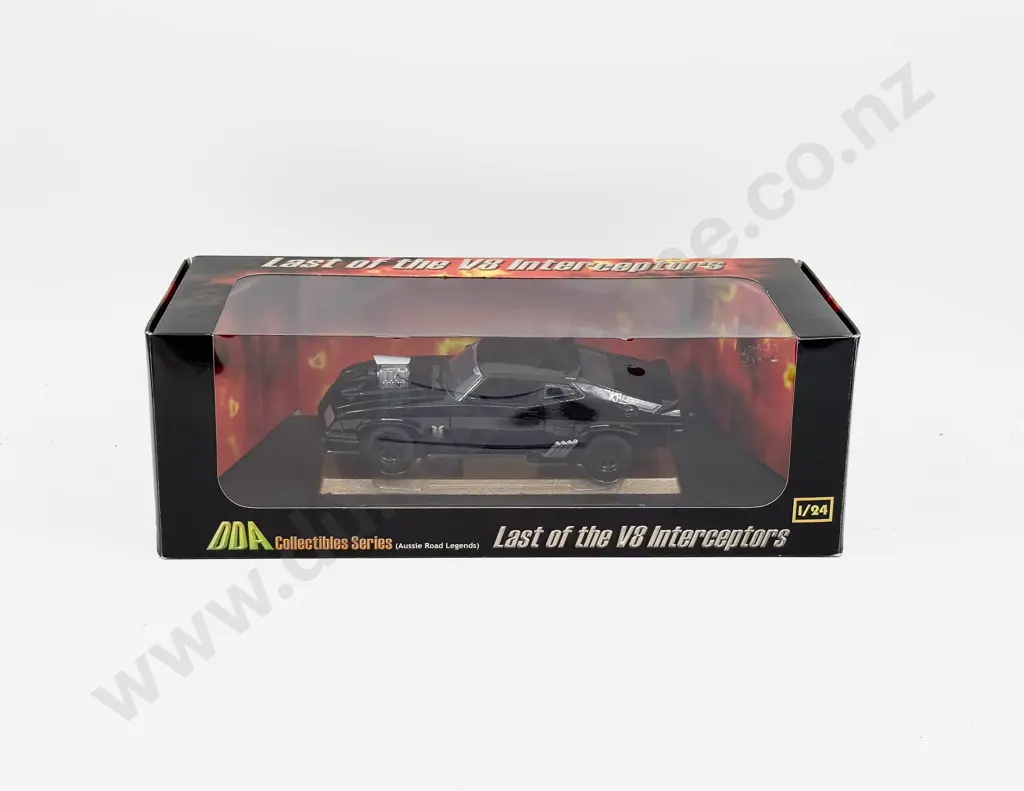 Boxed DDA Collectibles 1:24 Scale (Aussie Road Legends) Last of the V8 Interceptors Image 1++