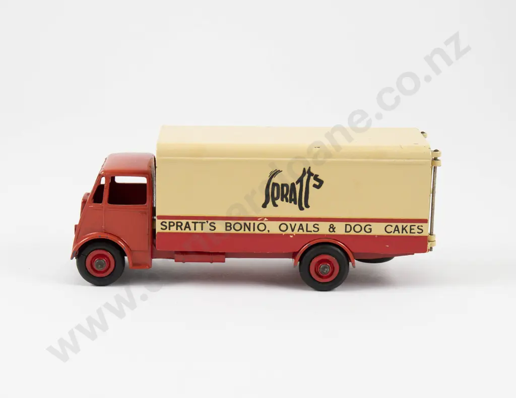 Dinky Boxed 917 Guy Van Image 1++