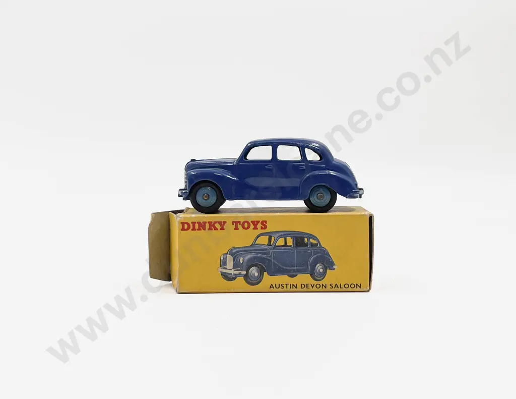 Boxed Dinky 152 (40D) Austin Devon Saloon (box one flap missing) Image 1++