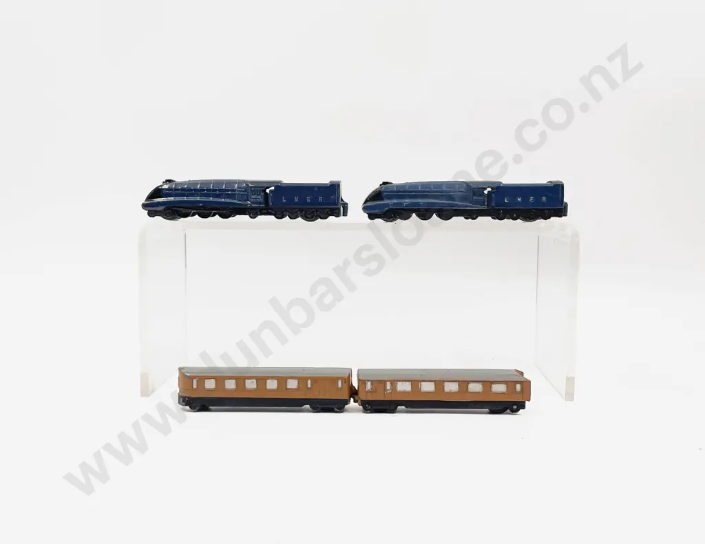 Dinky Streamlined Train Set Number 3 Playworn with Another Loco Restored Image 1++