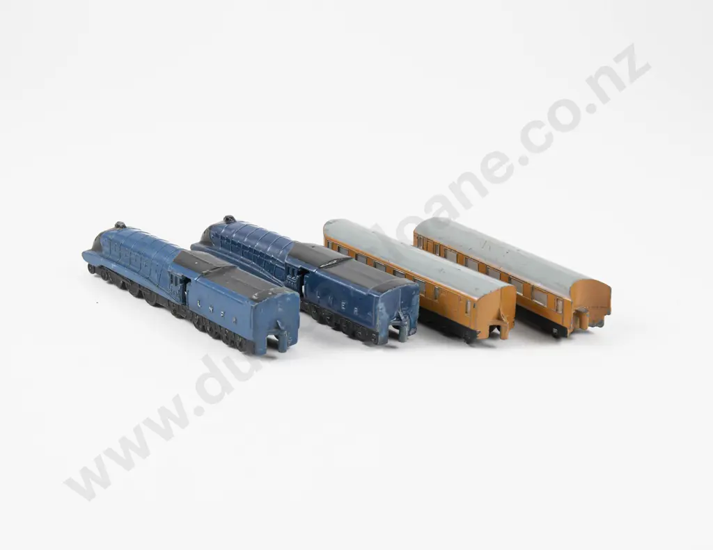 Dinky Streamlined Train Set Number 3 Playworn with Another Loco Restored Image 1++