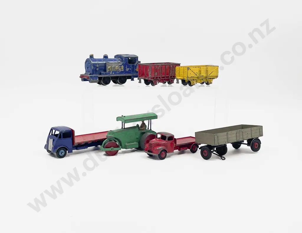 Dinky 784 Goods Train Set with three truck vehicles and Foden 428 Trailer Image 1++