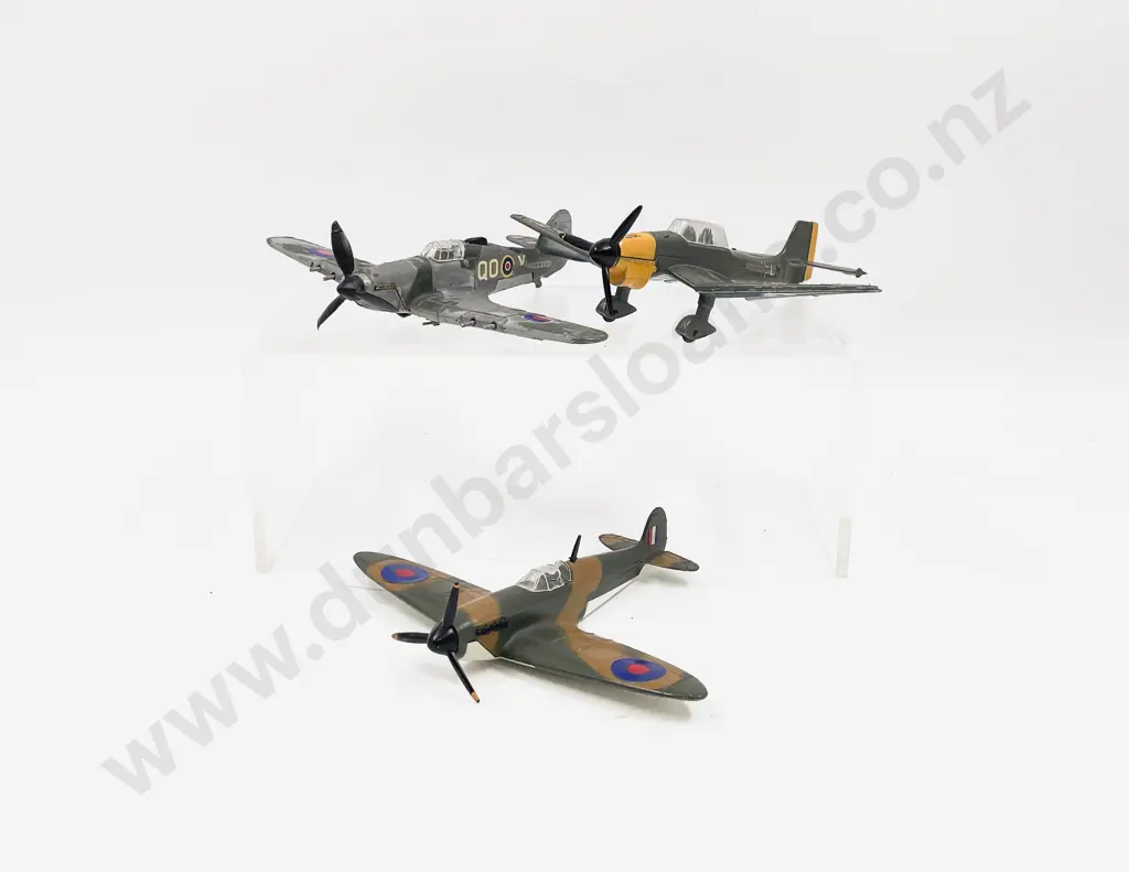 Dinky Part Boxed 719 Battle of Britain Spitfire MkII and Unboxed 721 and 718 Image 1++