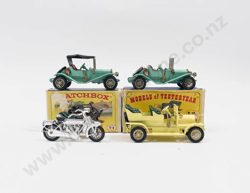 Models of Yesteryear Picture Boxed Models Y-16 Y-8 with Unboxed Y14 x2 one missing hood Image 1++