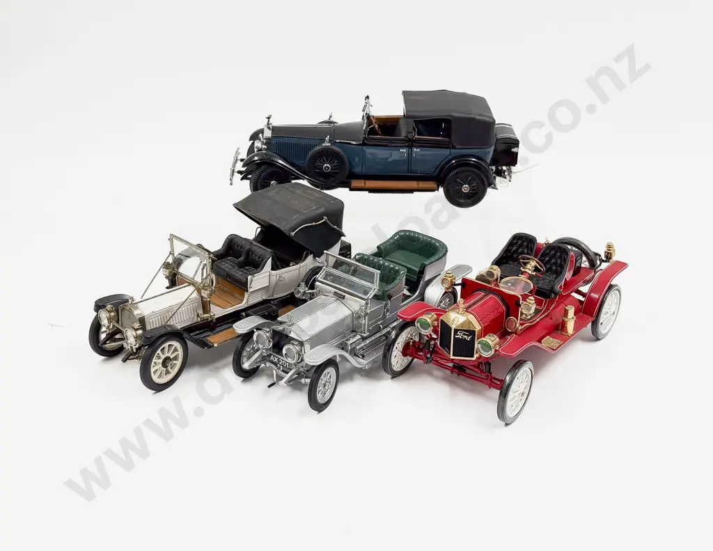 Four Franklin Mint Vintage Car Models Image 1++