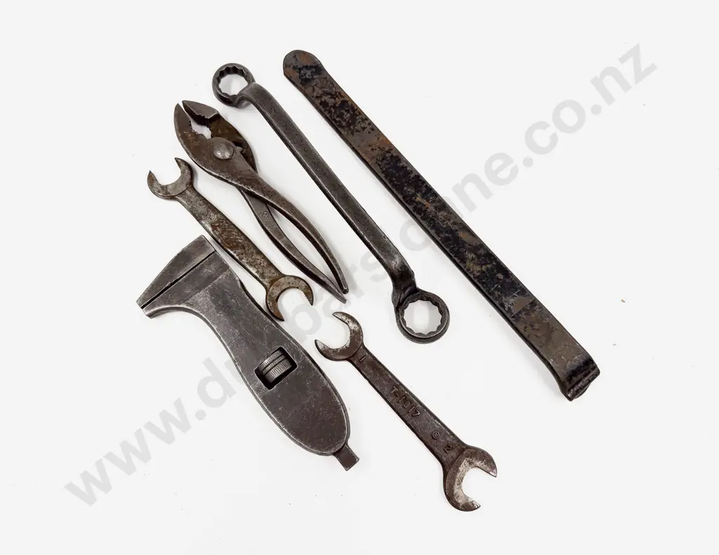 Six Vintage Ford Branded Hand Tools Image 1++