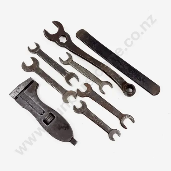 Six Vintage Ford Branded Hand Tools and Dunlop Tyre Lever