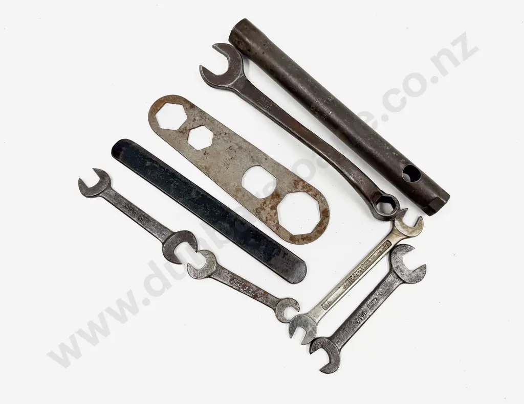 Seven Vintage Ford Branded Hand Tools and Dunlop Tyre Lever Image 1++